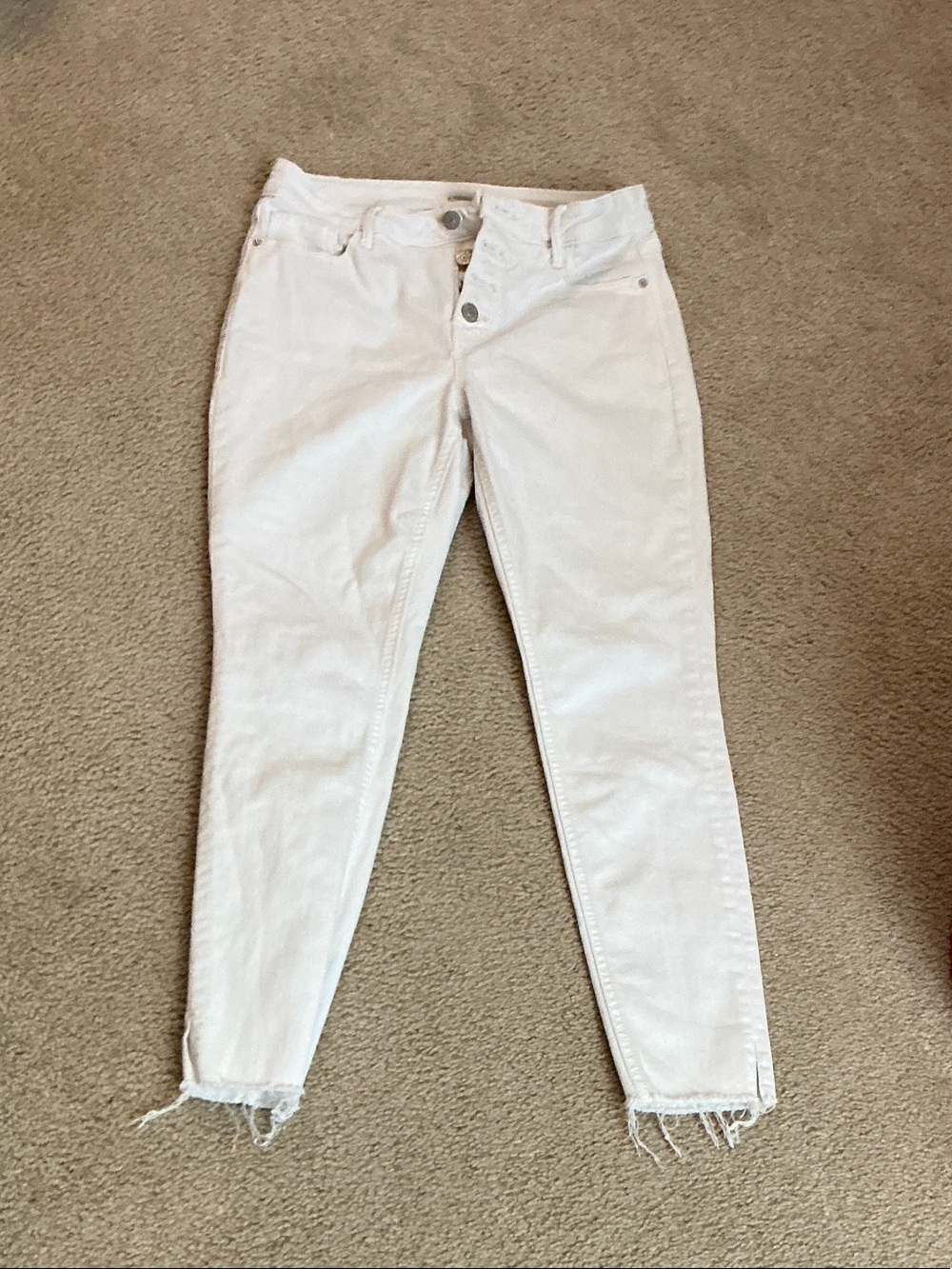 Old Navy White Women's Skinny Jeans with Frayed Hem